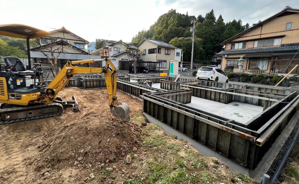 越前市「こうようちょうのひらや」基礎 | 木だて家