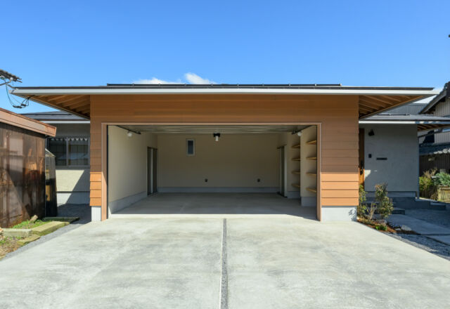 粟田部町の平屋